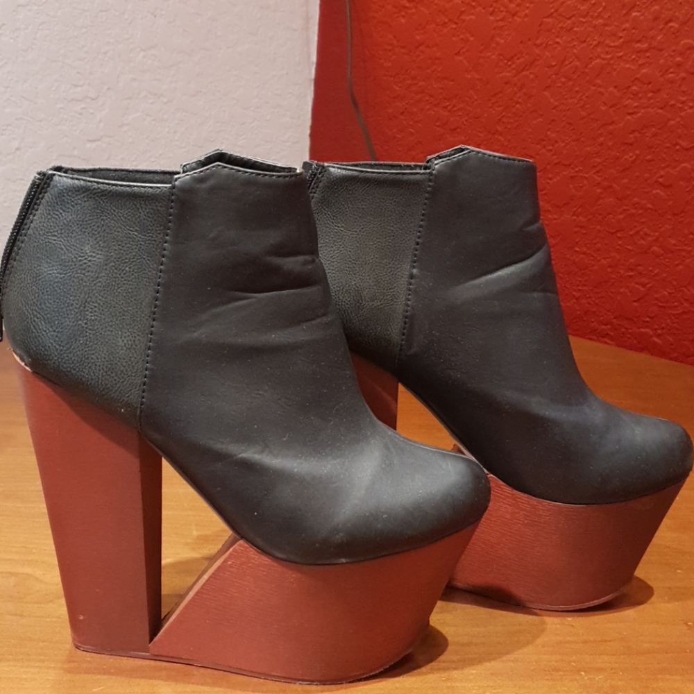 Deena heels